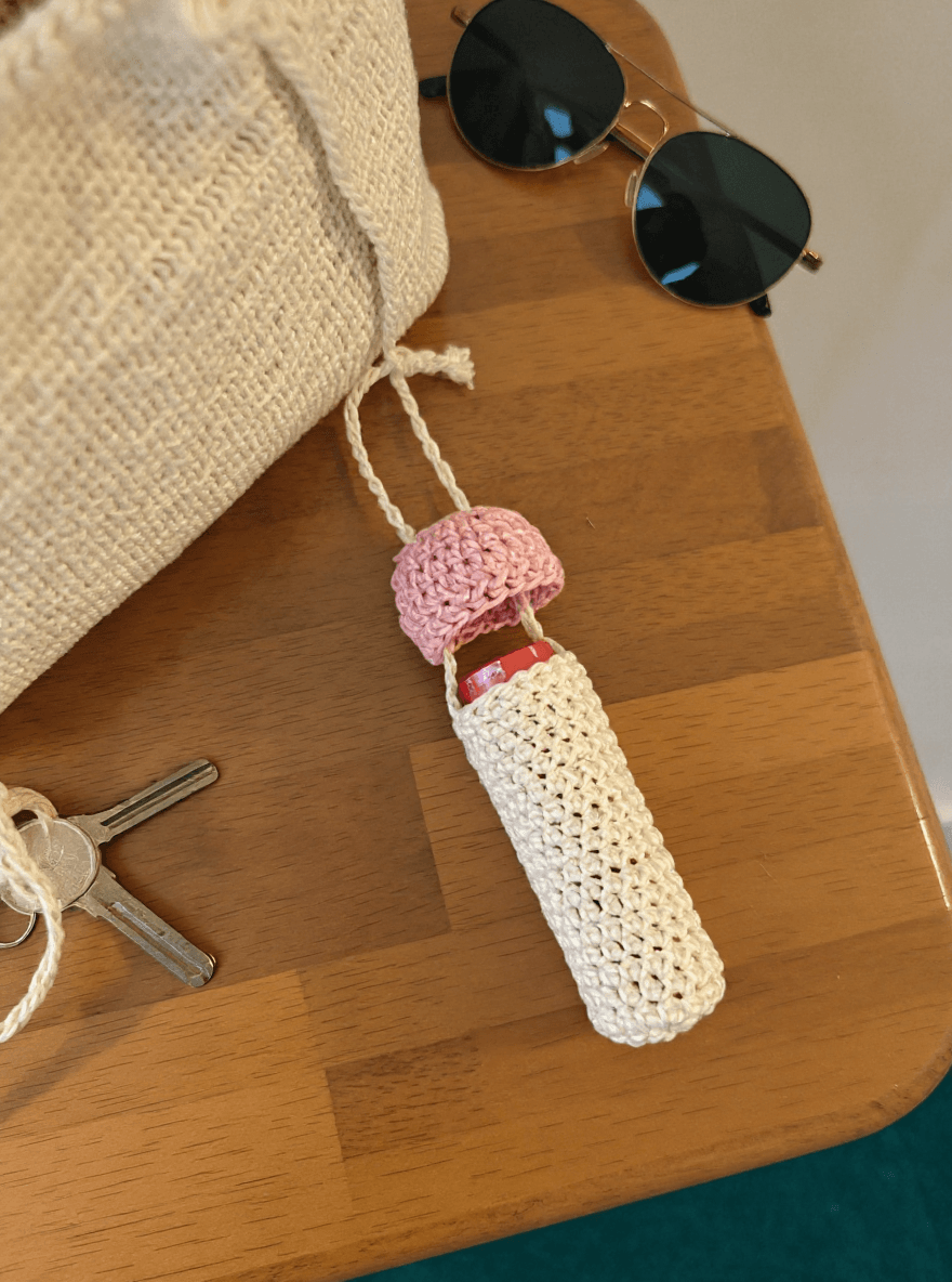 Lip balm holder β soft pink & ivory, - Image 1